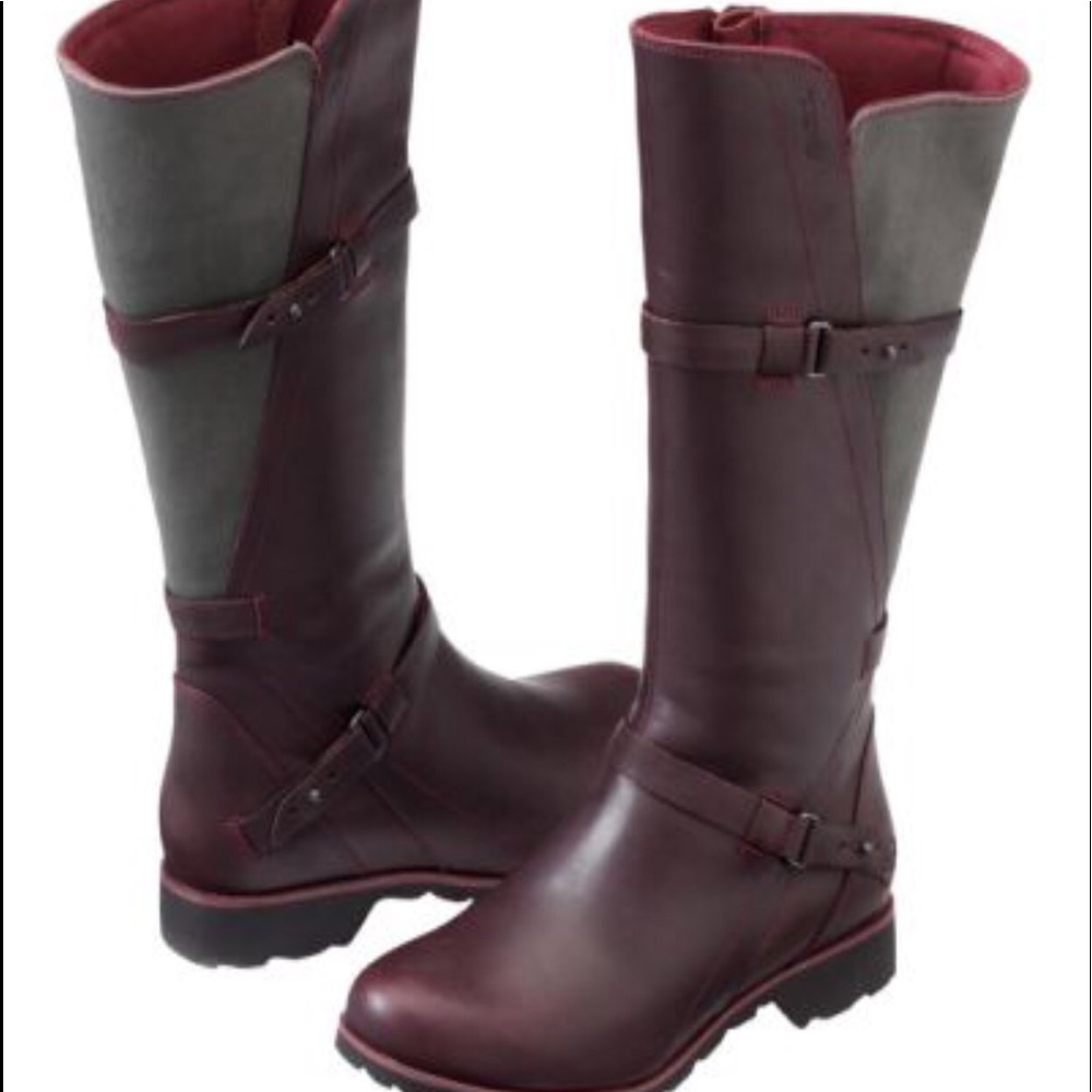 NWT Teva Delavina boots